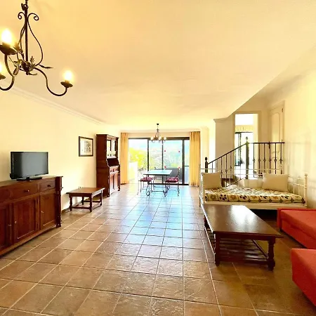 Ap1 With Pool, Great View, Nearby Beach Y Free Wifi In All Common Areas Apartment