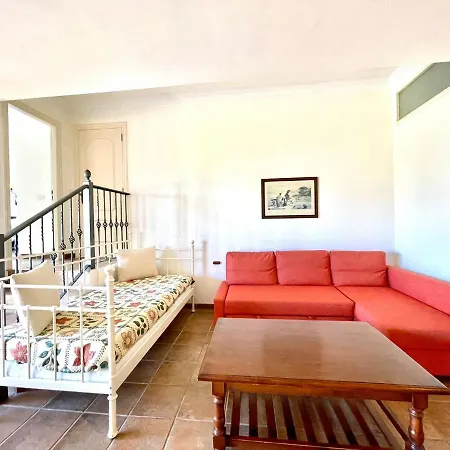 Apartment Ap1 With Pool, Great View, Nearby Beach Y Free Wifi In All Common Areas *
